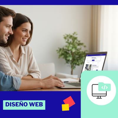 Una pareja de 35 años observando una portátil; en la misma se observa como está ingresando a la página web de un hotel para seleccionar sus vacaciones